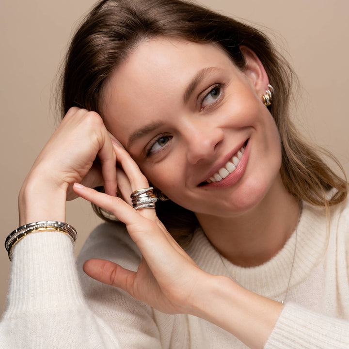 Link Golden Bangle Bracelet - SHOPKURY.COM