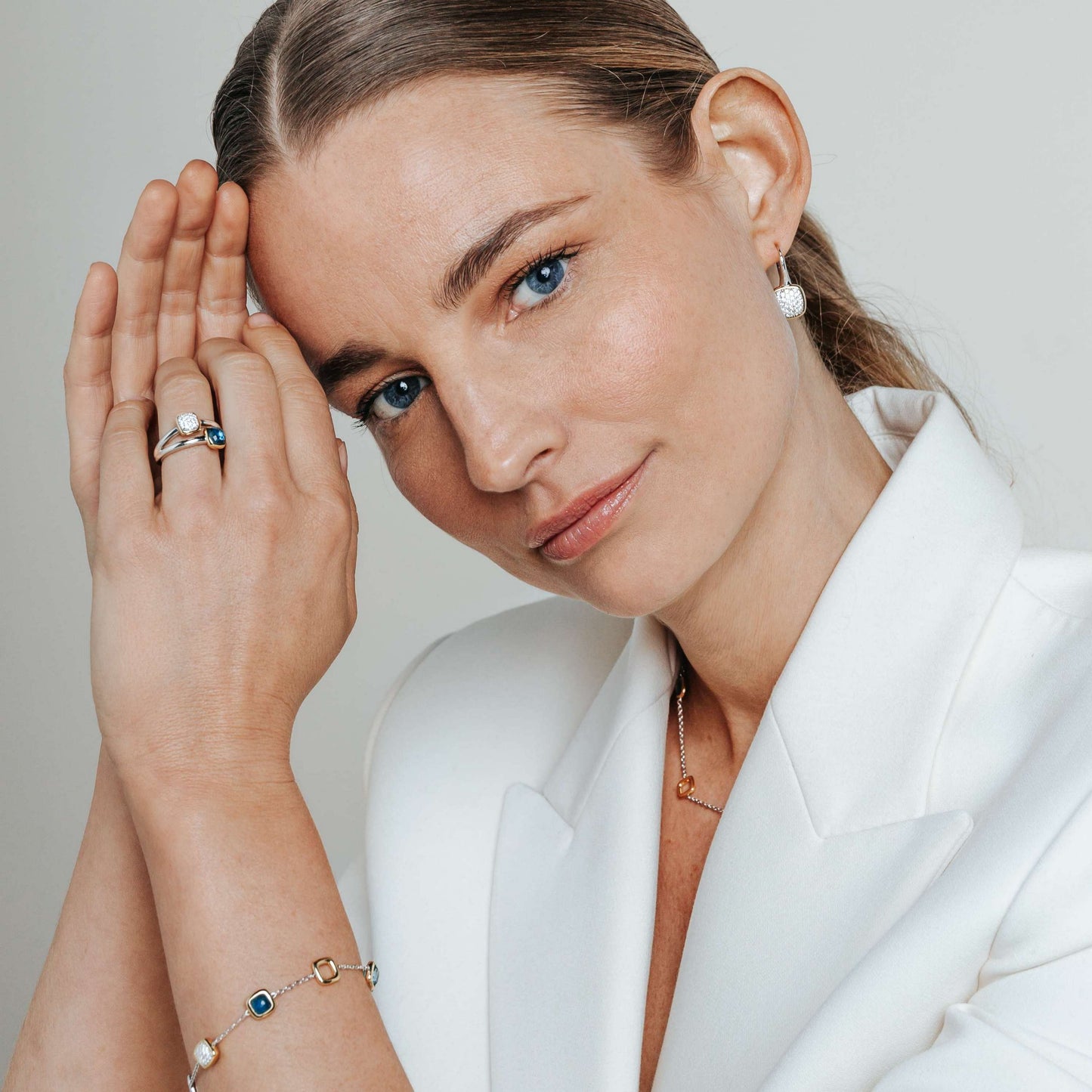 Cushion Blue Bracelet - SHOPKURY.COM