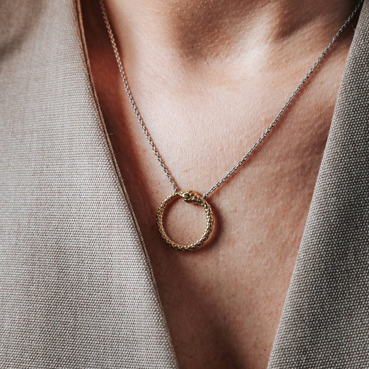 Snake Oh Necklace - SHOPKURY.COM