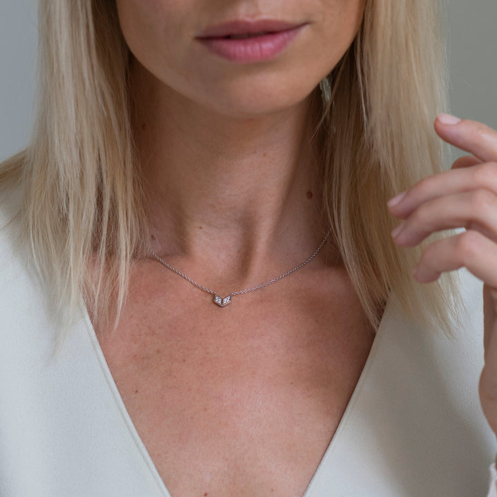 Mini Arrow Necklace - SHOPKURY.COM