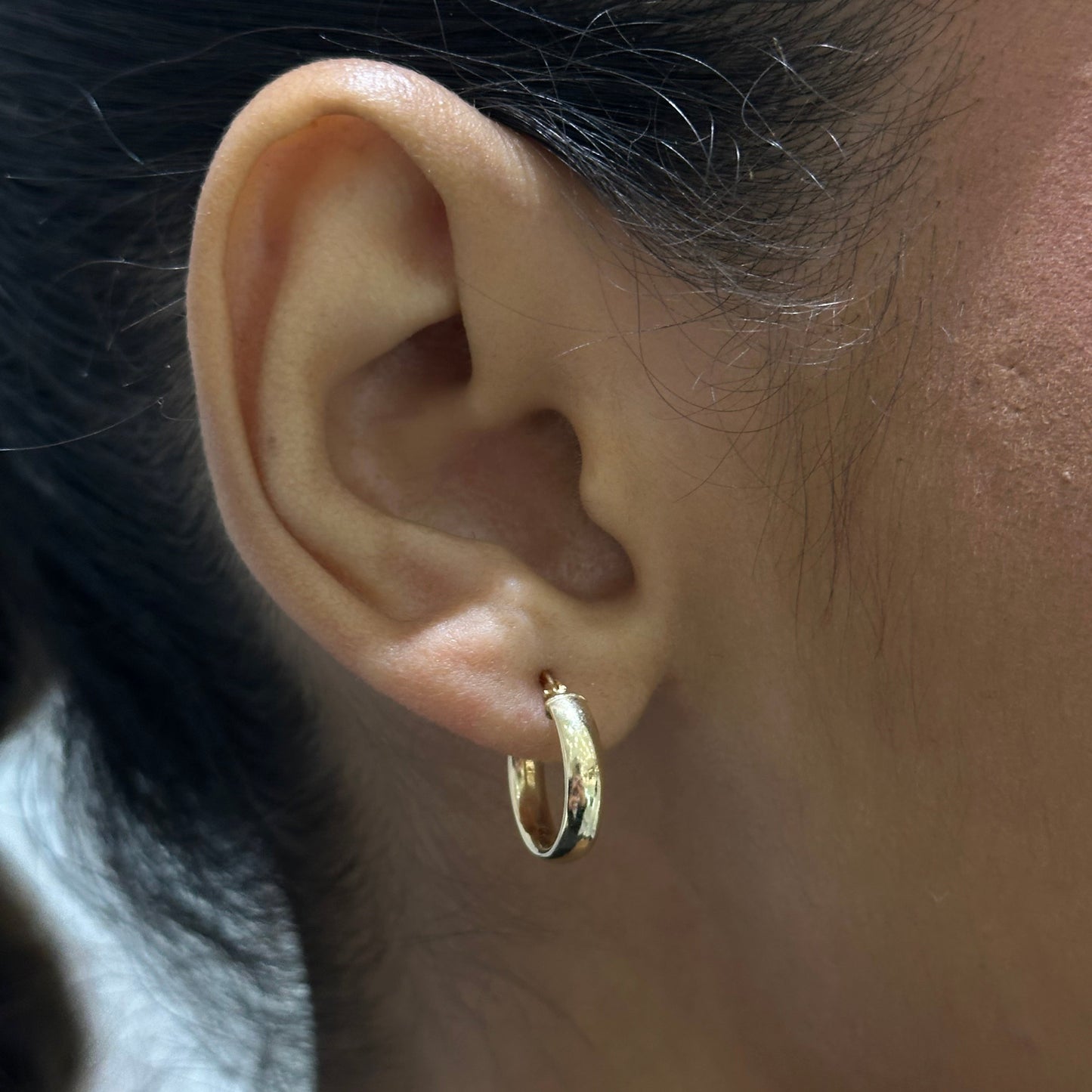 Basic 15MM Huggie Earrings - SHOPKURY.COM