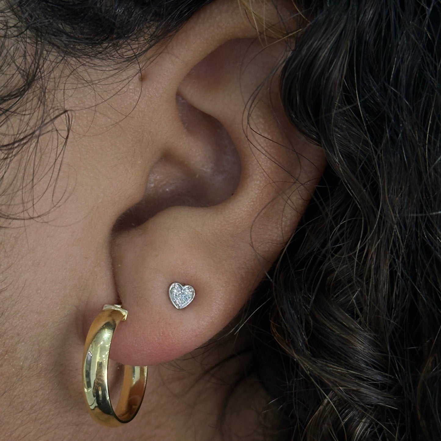 Hollow 17MM Huggie Earrings - SHOPKURY.COM