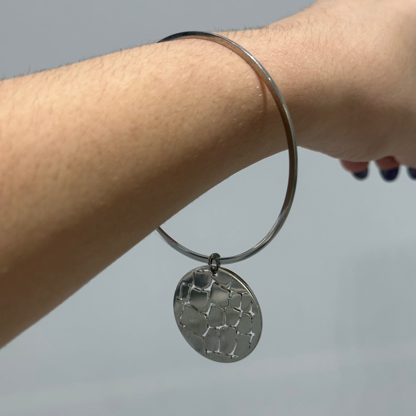 Bangle Bracelet with Textured Circle Pendant - SHOPKURY.COM