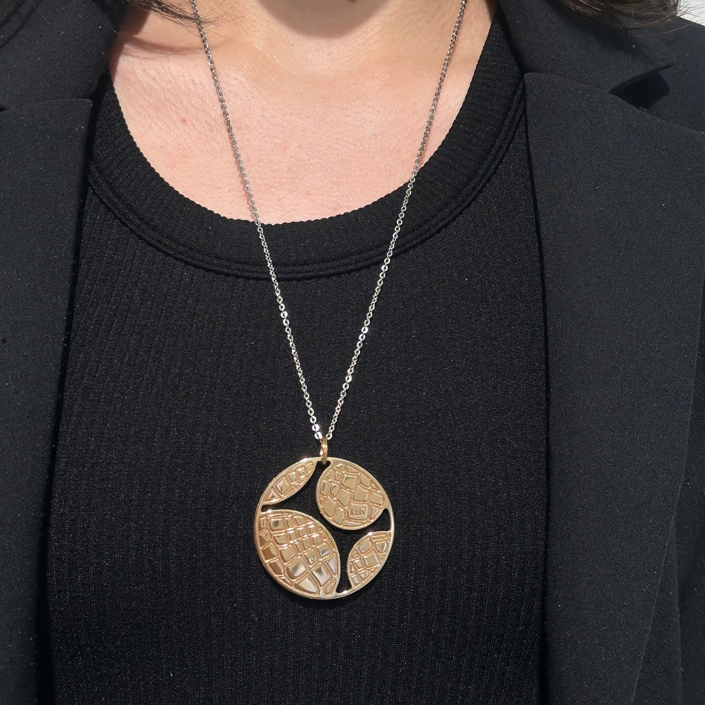 Open Circle Textured Pendant Necklace - SHOPKURY.COM