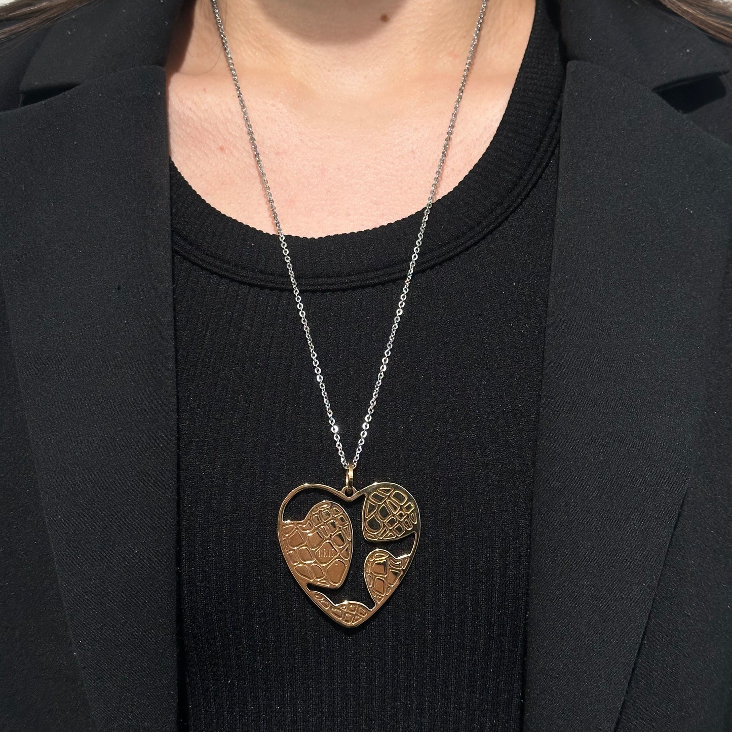 Multiple Hearts Textured Pendant Necklace - SHOPKURY.COM