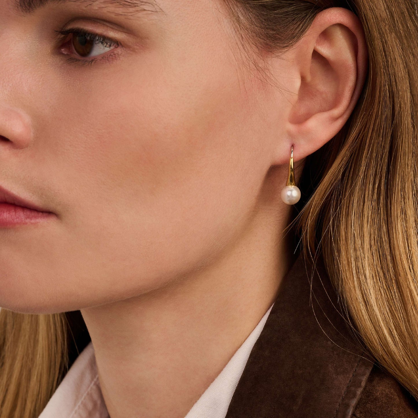 Pearl Classic Golden Leverback Earrings by TI SENTO