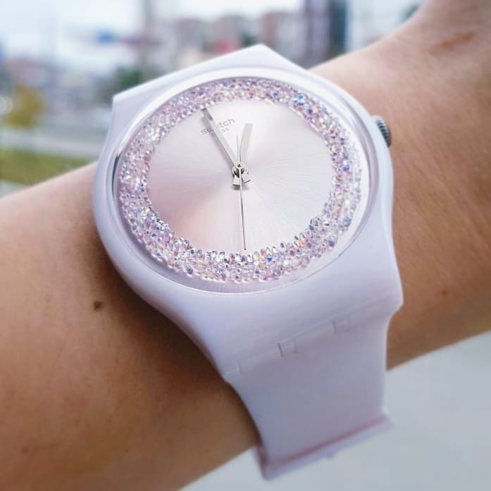 Pink Sparkles by Swatch - Available at SHOPKURY.COM. Free Shipping on orders over $200. Trusted jewelers since 1965, from San Juan, Puerto Rico.