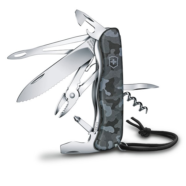 Skipper Navy Camouflage Knife by Victorinox Swiss Army - Available at SHOPKURY.COM. Free Shipping on orders over $200. Trusted jewelers since 1965, from San Juan, Puerto Rico.