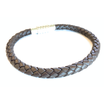 Brown Leather Bracelet by Kermar - Available at SHOPKURY.COM. Free Shipping on orders over $200. Trusted jewelers since 1965, from San Juan, Puerto Rico.